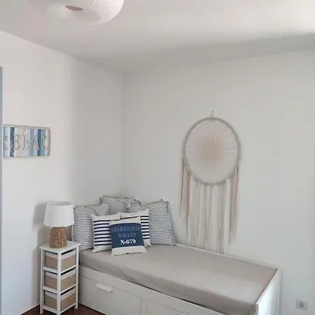 Apartment Center Seafront 3 Bedroom 2 Bath Medulin