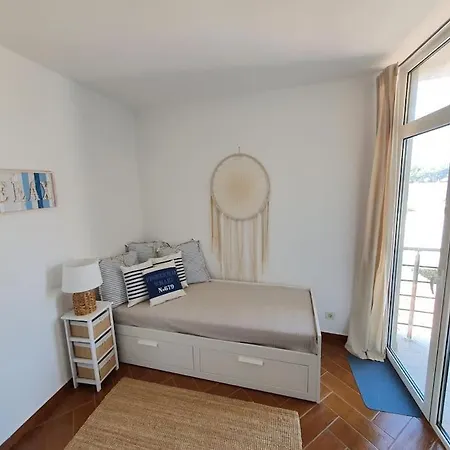 Center Seafront 3 Bedroom 2 Bath Medolino