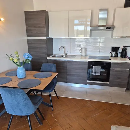 Appartamento Center Seafront 3 Bedroom 2 Bath Medolino