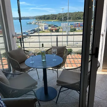 Daire Center Seafront 3 Bedroom 2 Bath *