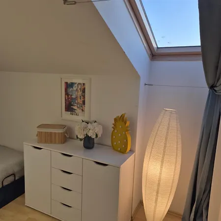 Center Seafront 3 Bedroom 2 Bath