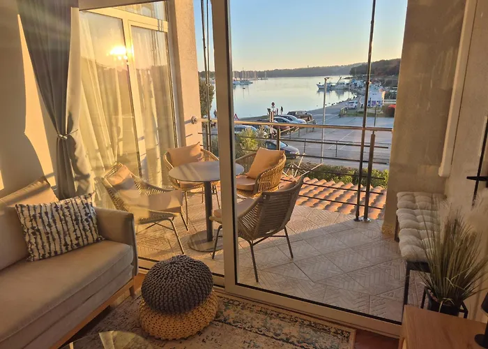 Daire Center Seafront 3 Bedroom 2 Bath