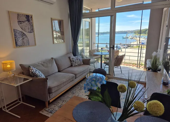 Center Seafront 3 Bedroom 2 Bath Daire
