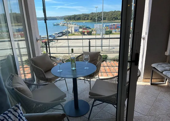Daire Center Seafront 3 Bedroom 2 Bath *
