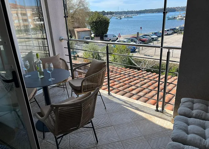 Daire Center Seafront 3 Bedroom 2 Bath *