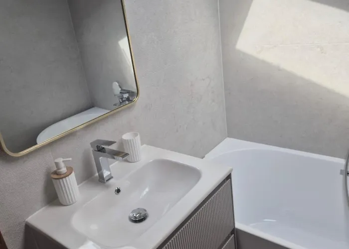 Center Seafront 3 Bedroom 2 Bath Daire *