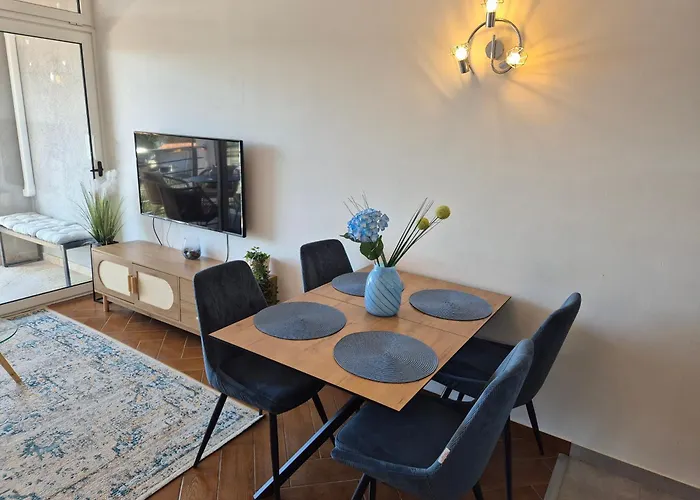 Center Seafront 3 Bedroom 2 Bath Medulin
